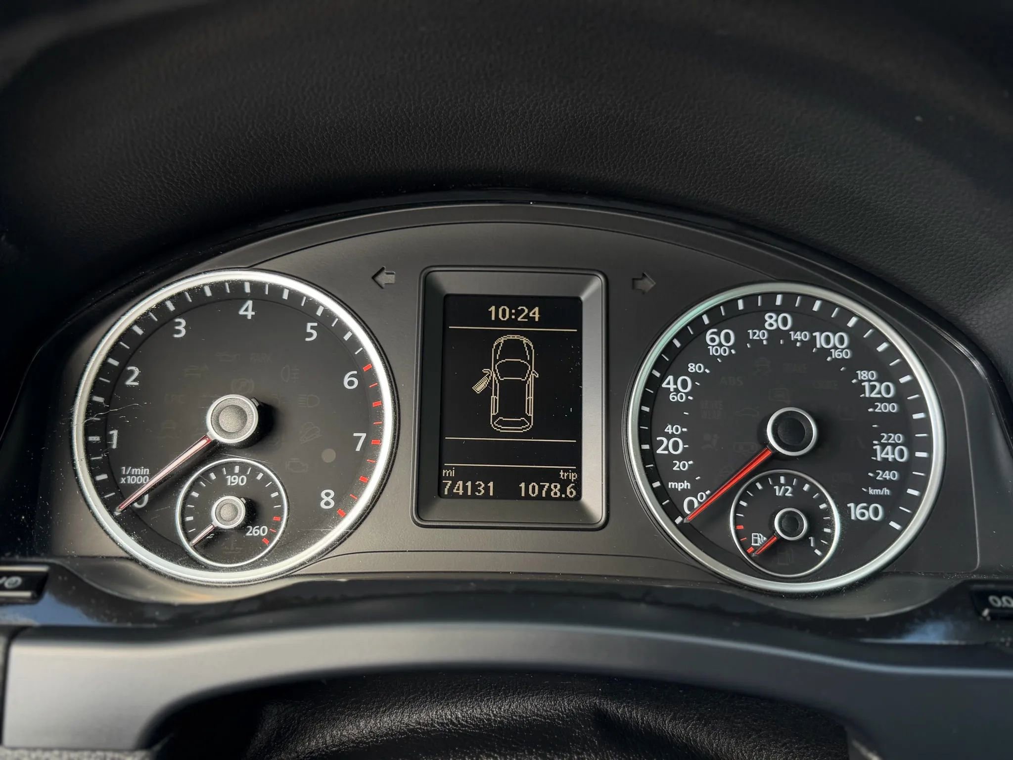 Used 2015 Volkswagen Tiguan SE image 18