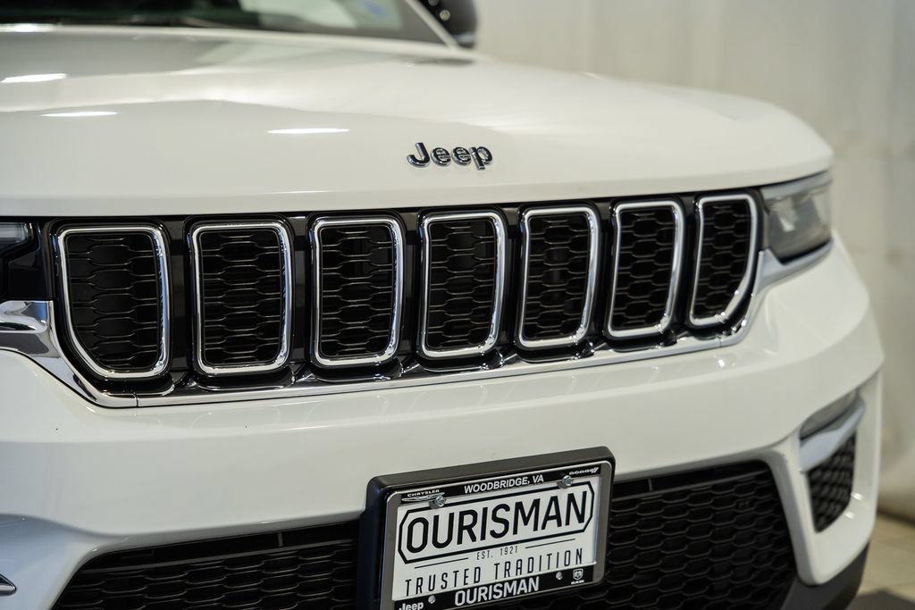 Certified 2023 Jeep Grand Cherokee Limited AWD/4WD image 12
