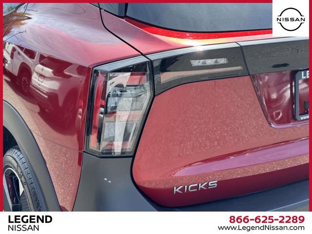 Used 2025 Nissan Kicks SR AWD/4WD image 11