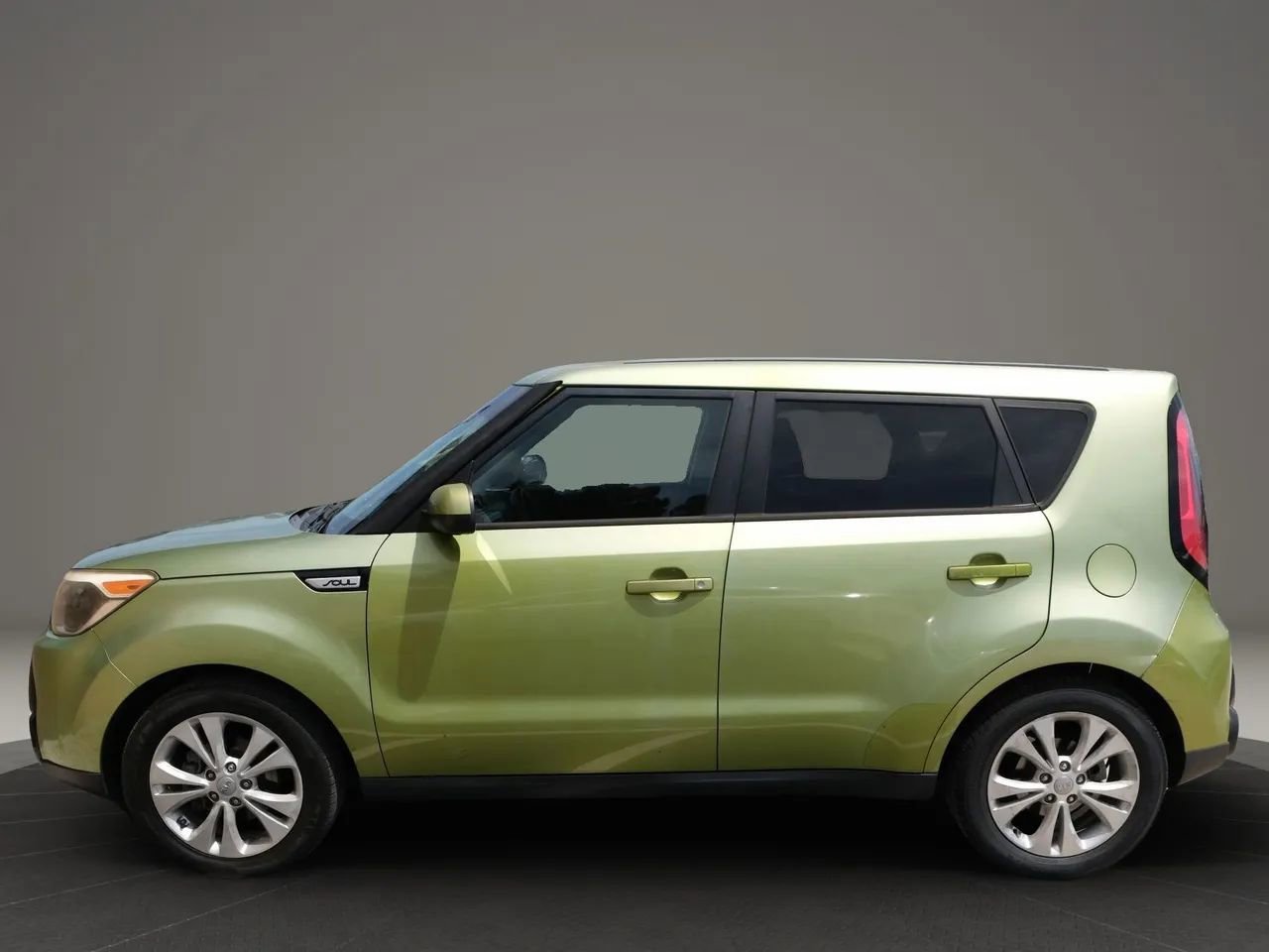 Used 2016 Kia Soul + image 3