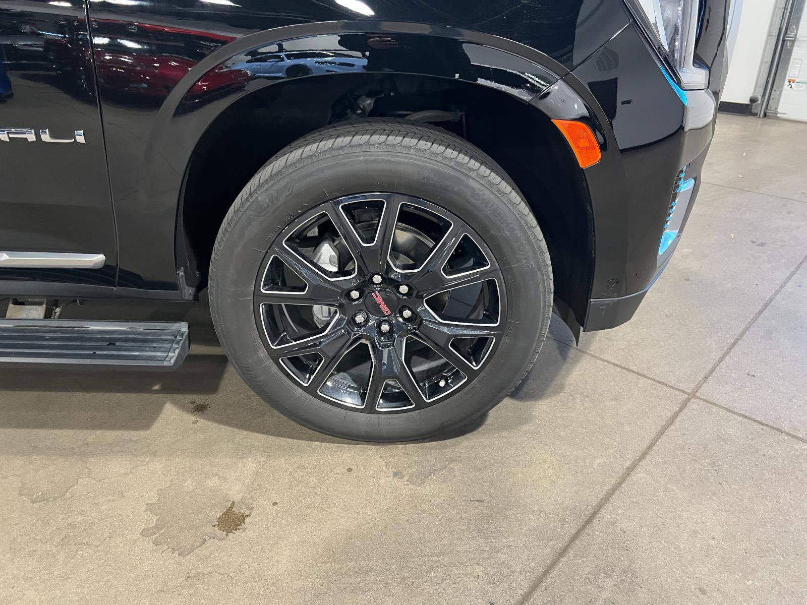 Used 2024 GMC Yukon Denali w/ Advanced Technology Package image 48