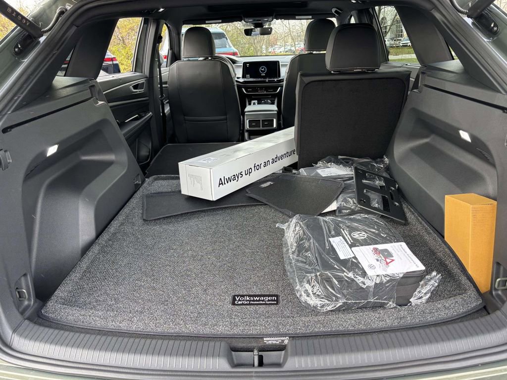 New 2026 Volkswagen Atlas Cross Sport SE image 9