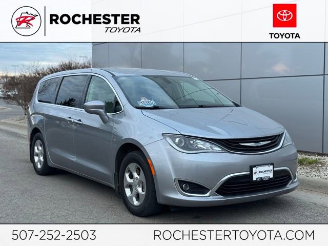 Used 2019 Chrysler Pacifica Touring Plus image 1