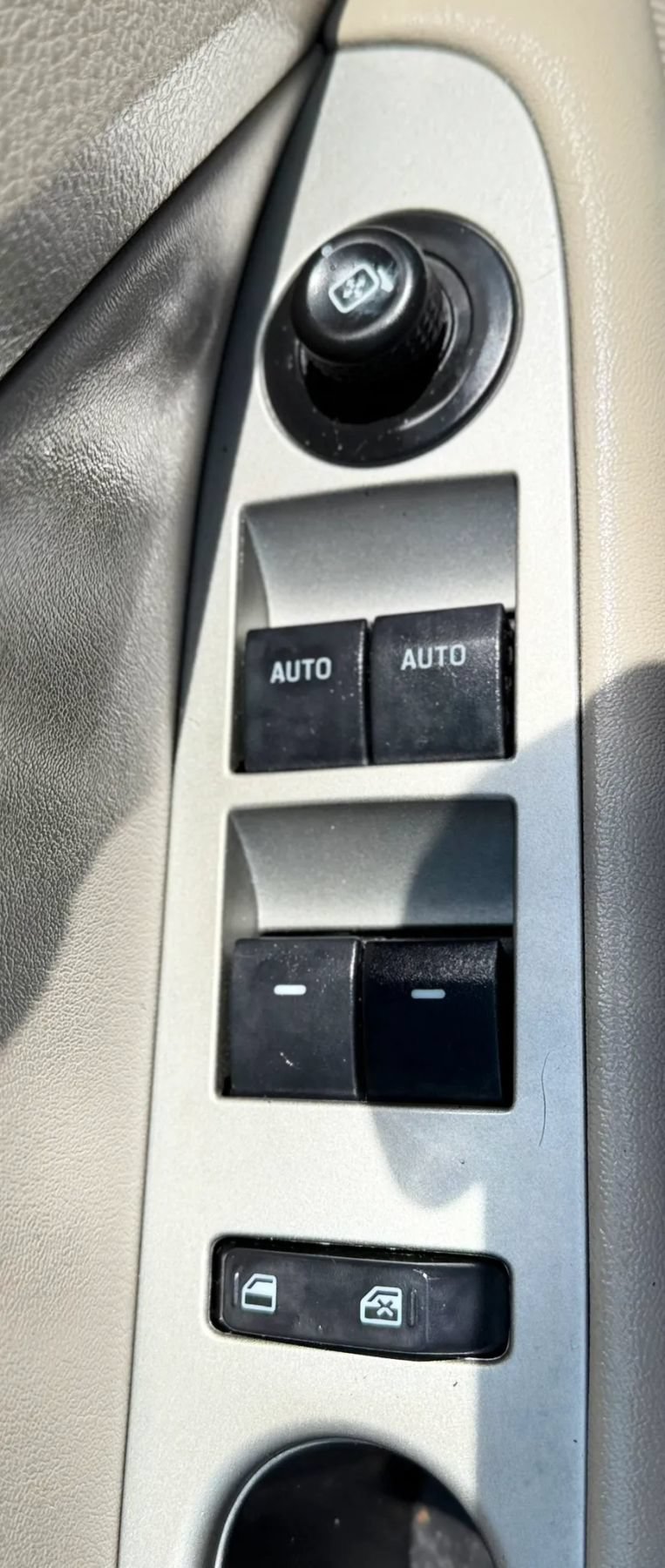 Used 2011 Ford Fusion SEL FWD image 22