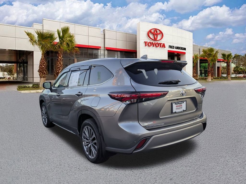 Certified 2025 Toyota Highlander Limited image 7