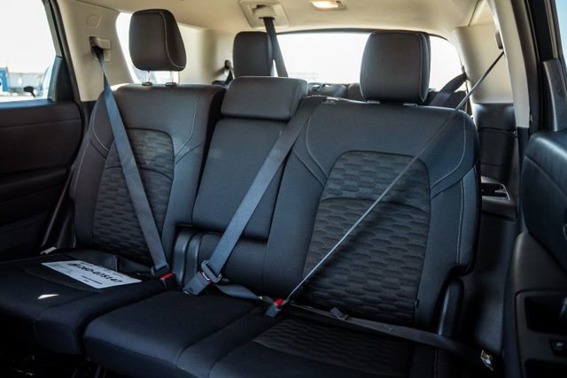Used 2025 Nissan Pathfinder SV image 27
