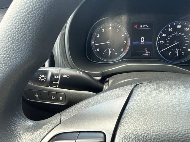 Used 2023 Hyundai Kona SEL AWD/4WD image 32