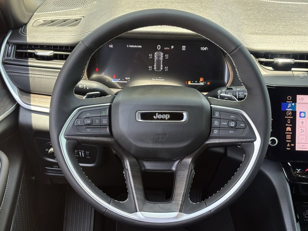 New 2026 Jeep Grand Cherokee Limited AWD/4WD image 12