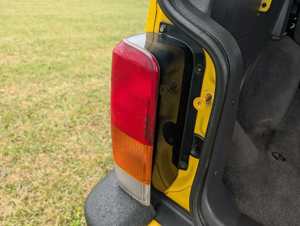 Used 2001 Jeep Cherokee Sport image 32