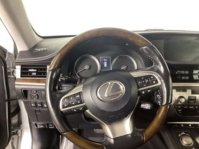 Used 2017 Lexus ES 350 w/ Luxury Package FWD image 16