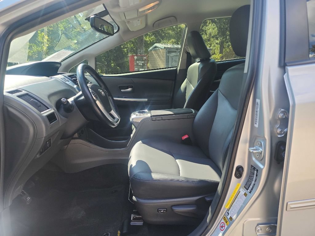 Used 2014 Toyota Prius V Five FWD image 14