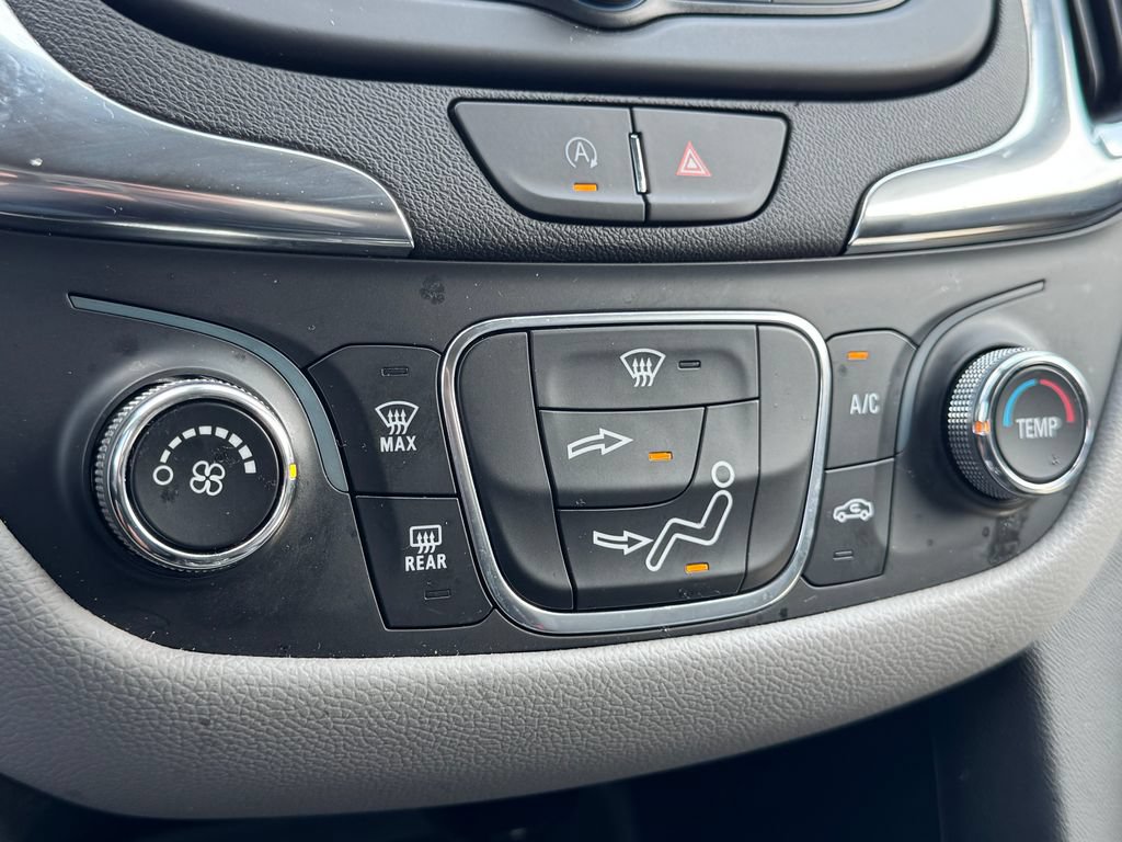 Used 2023 Chevrolet Equinox LS w/ LS Convenience Package FWD image 25