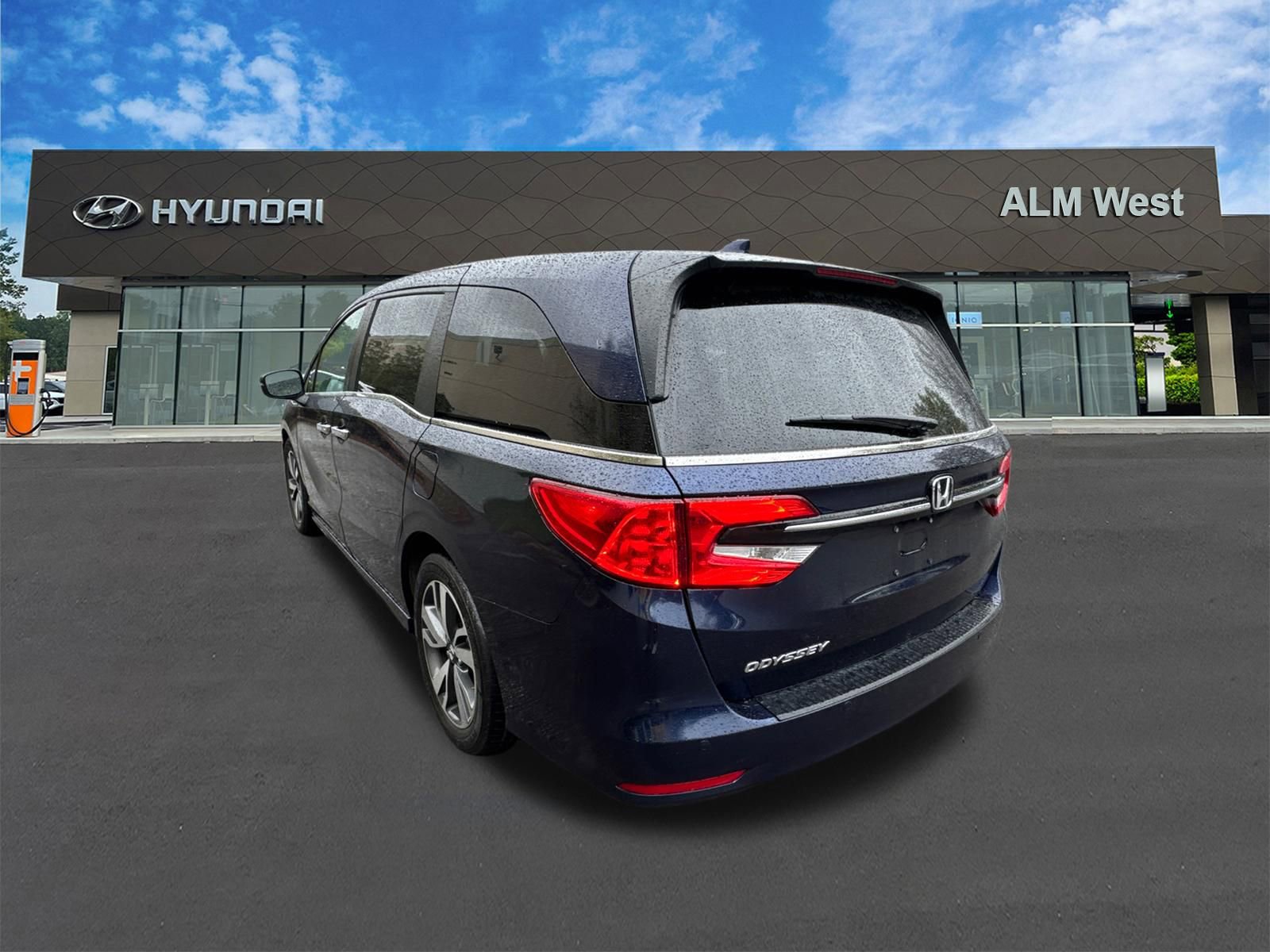 Used 2023 Honda Odyssey Touring image 7