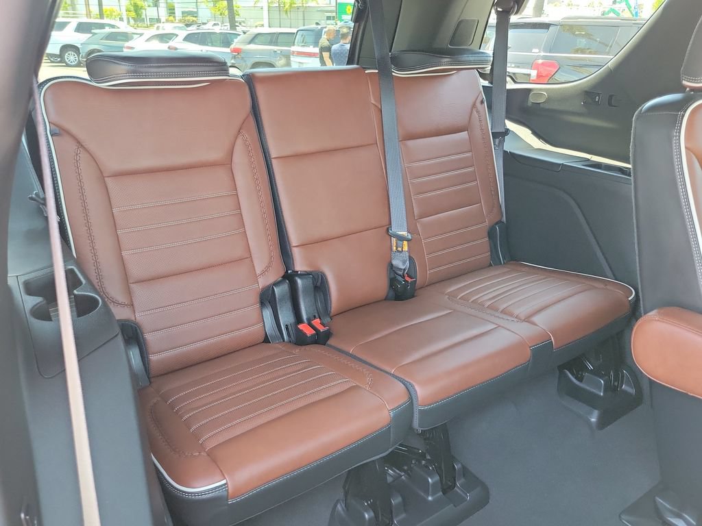 Used 2023 GMC Yukon Denali Ultimate AWD/4WD image 27