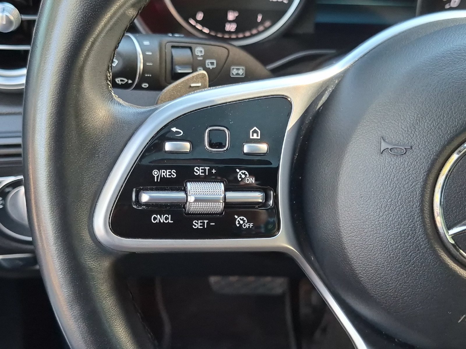 Used 2022 Mercedes-Benz GLC 300 4MATIC image 16
