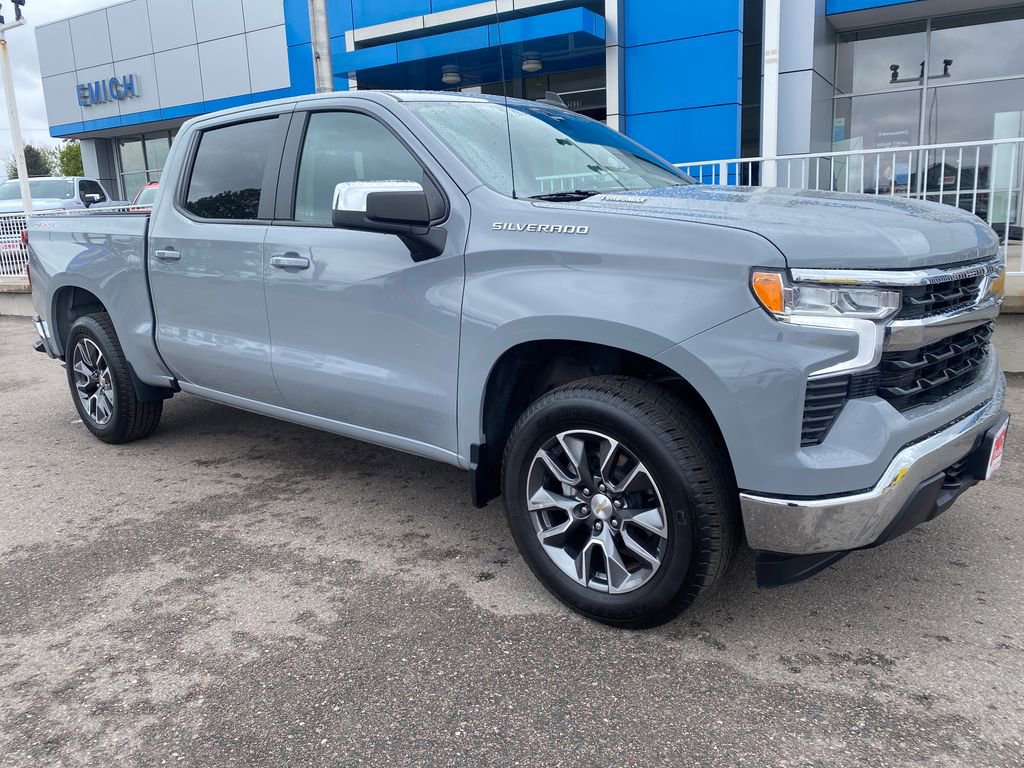 Used 2024 Chevrolet Silverado 1500 LT AWD/4WD image 7