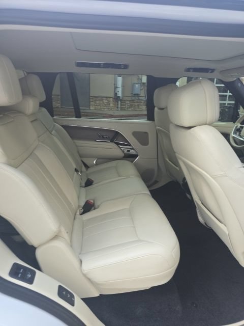 Used 2023 Land Rover Range Rover Long Wheelbase SE AWD/4WD image 12