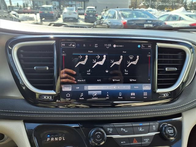 Used 2021 Chrysler Pacifica Touring-L FWD image 19