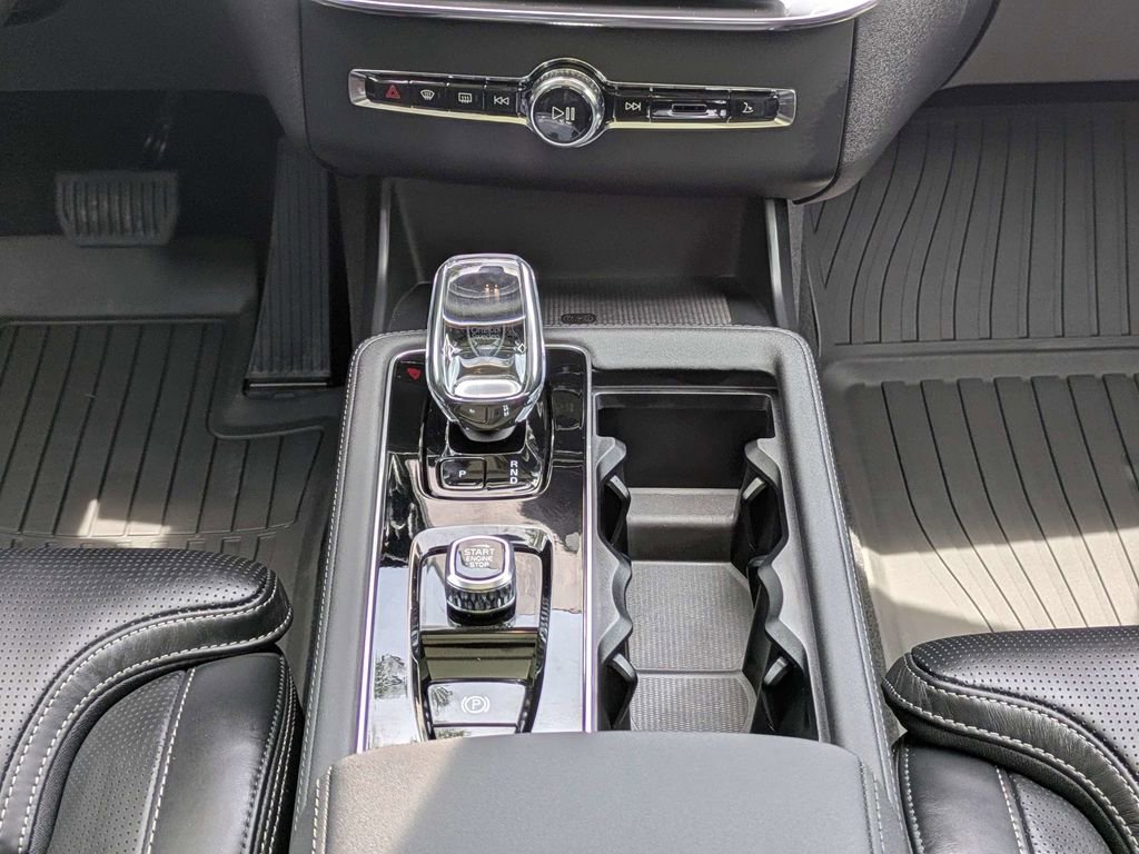 New 2026 Volvo XC90 T8 Ultra w/ Protection Package Premier AWD/4WD image 19