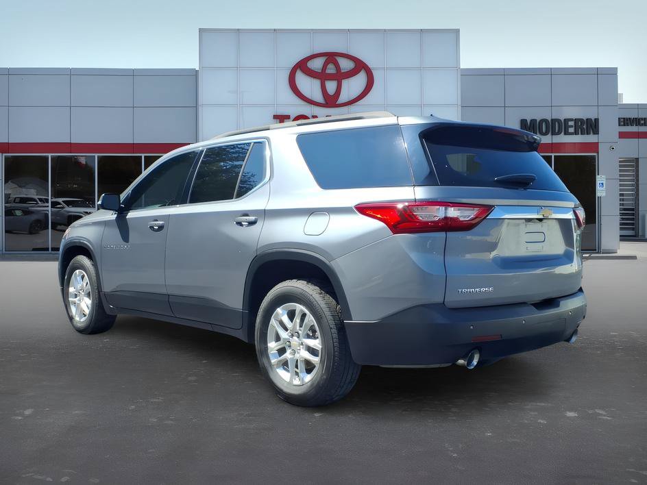 Used 2020 Chevrolet Traverse LT FWD image 2