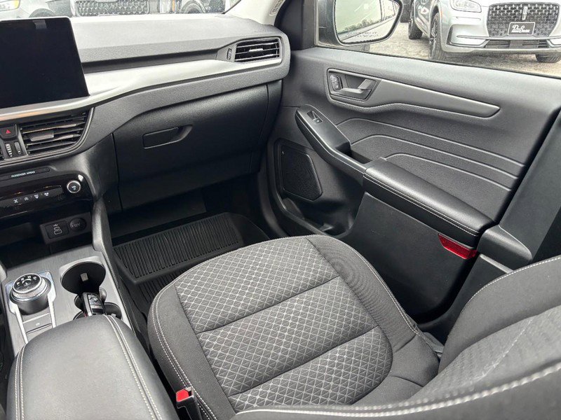 Used 2025 Ford Escape Active w/ Tech Pack #1 AWD/4WD image 16