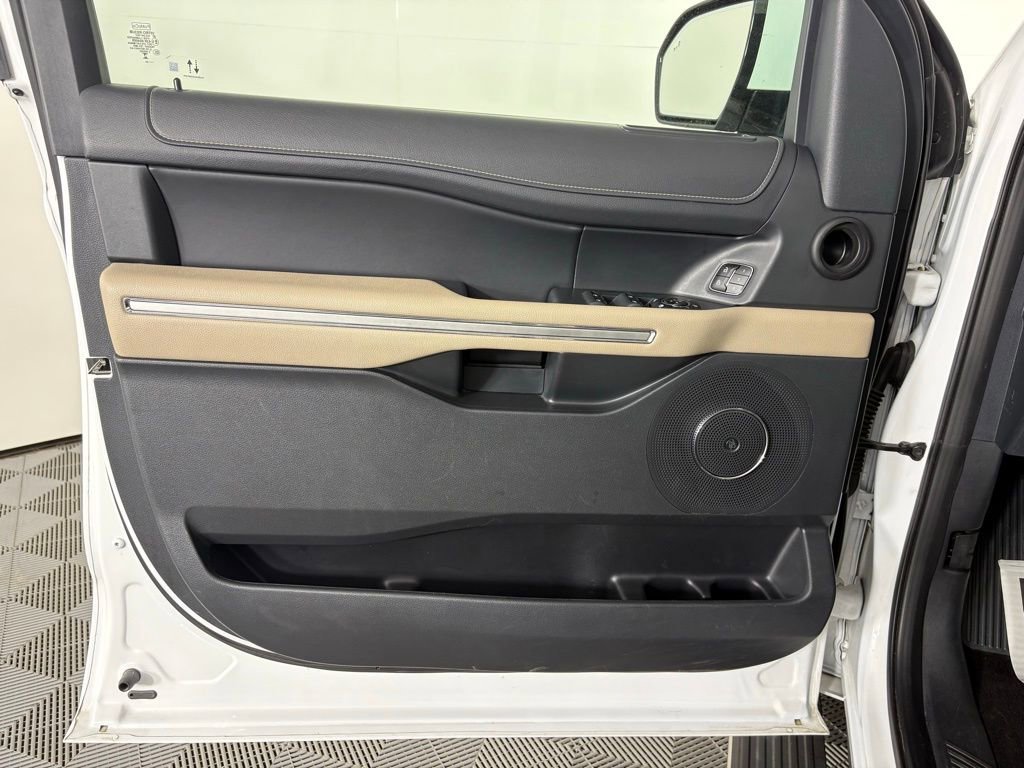 Used 2023 Ford Expedition Max Limited image 12