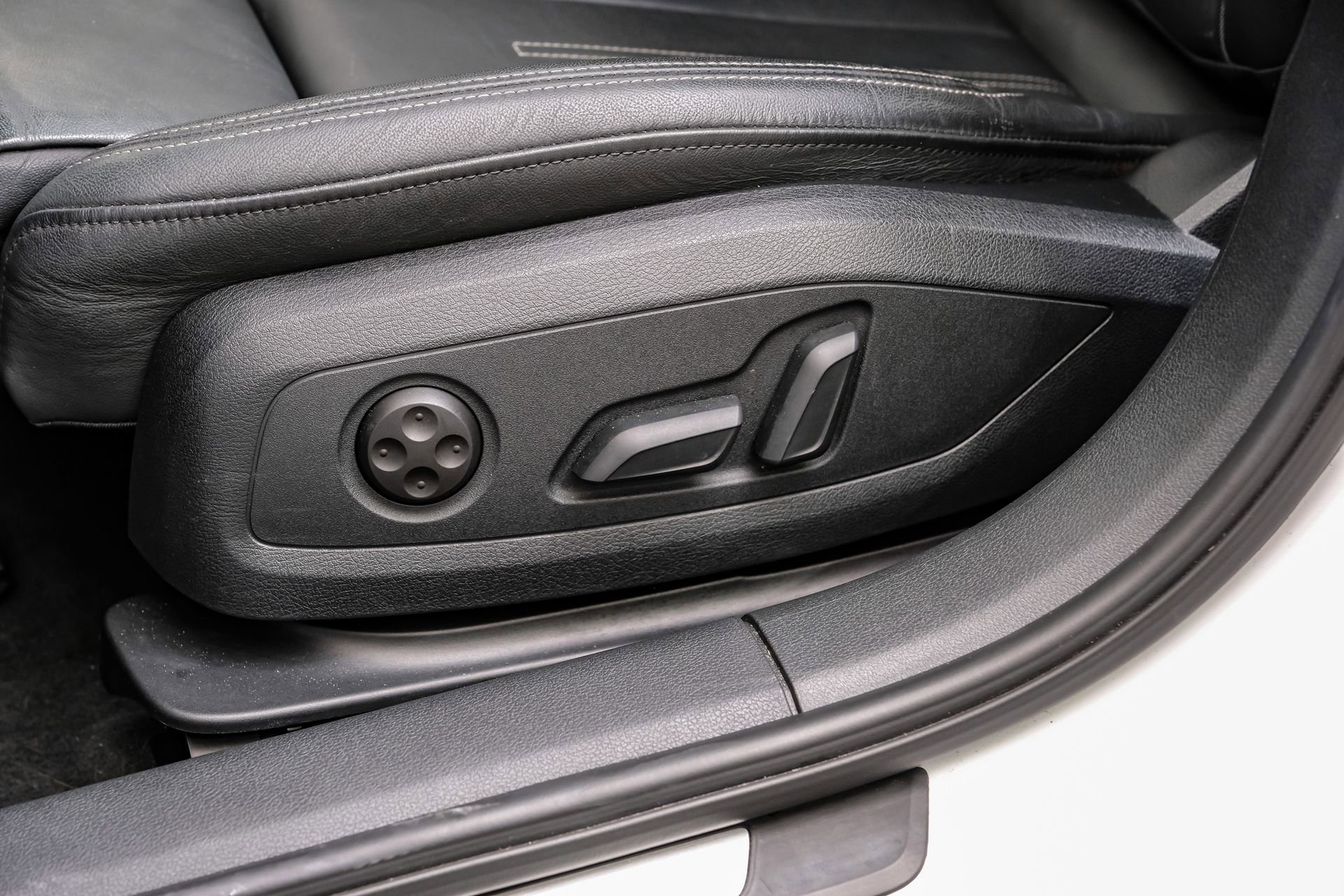 Used 2023 Audi A4 2.0T Premium w/ Convenience Package image 36