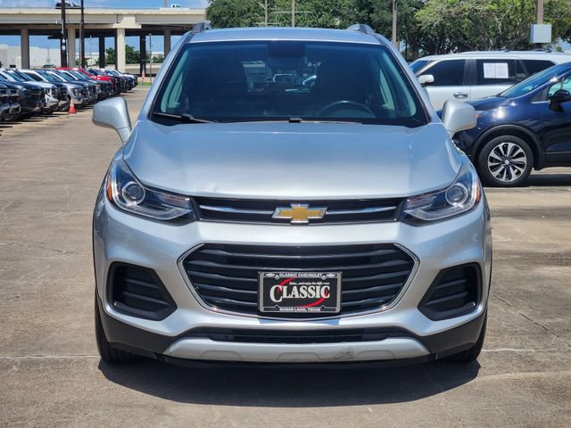 Used 2019 Chevrolet Trax LT w/ LT Convenience Package FWD image 2