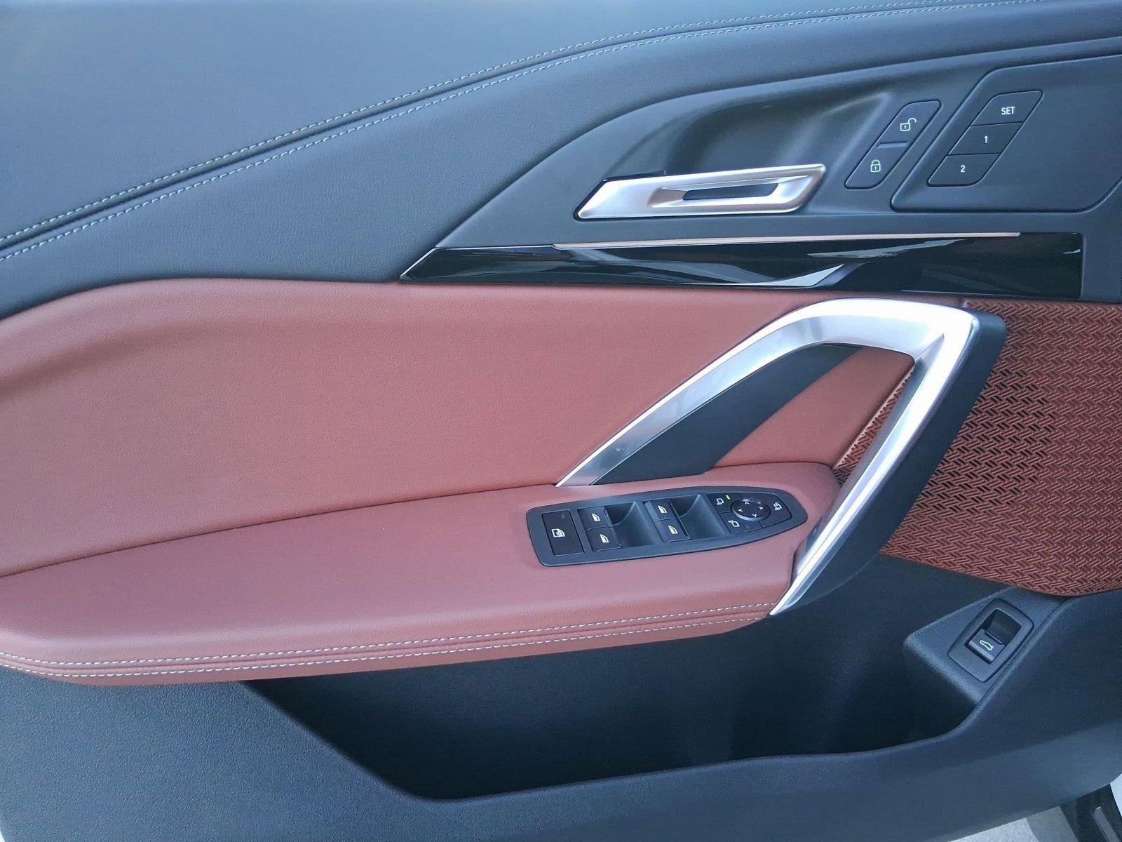 Used 2026 BMW X1 xDrive28i w/ Convenience Package image 11