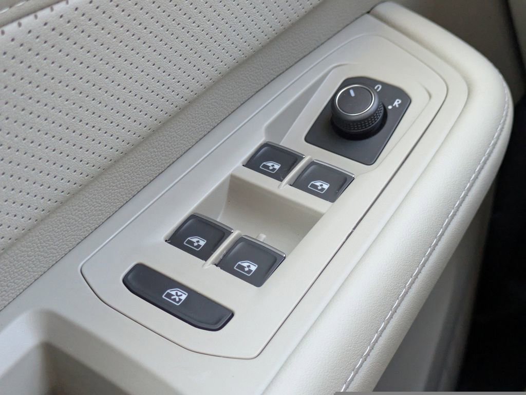 New 2026 Volkswagen Atlas SE image 23