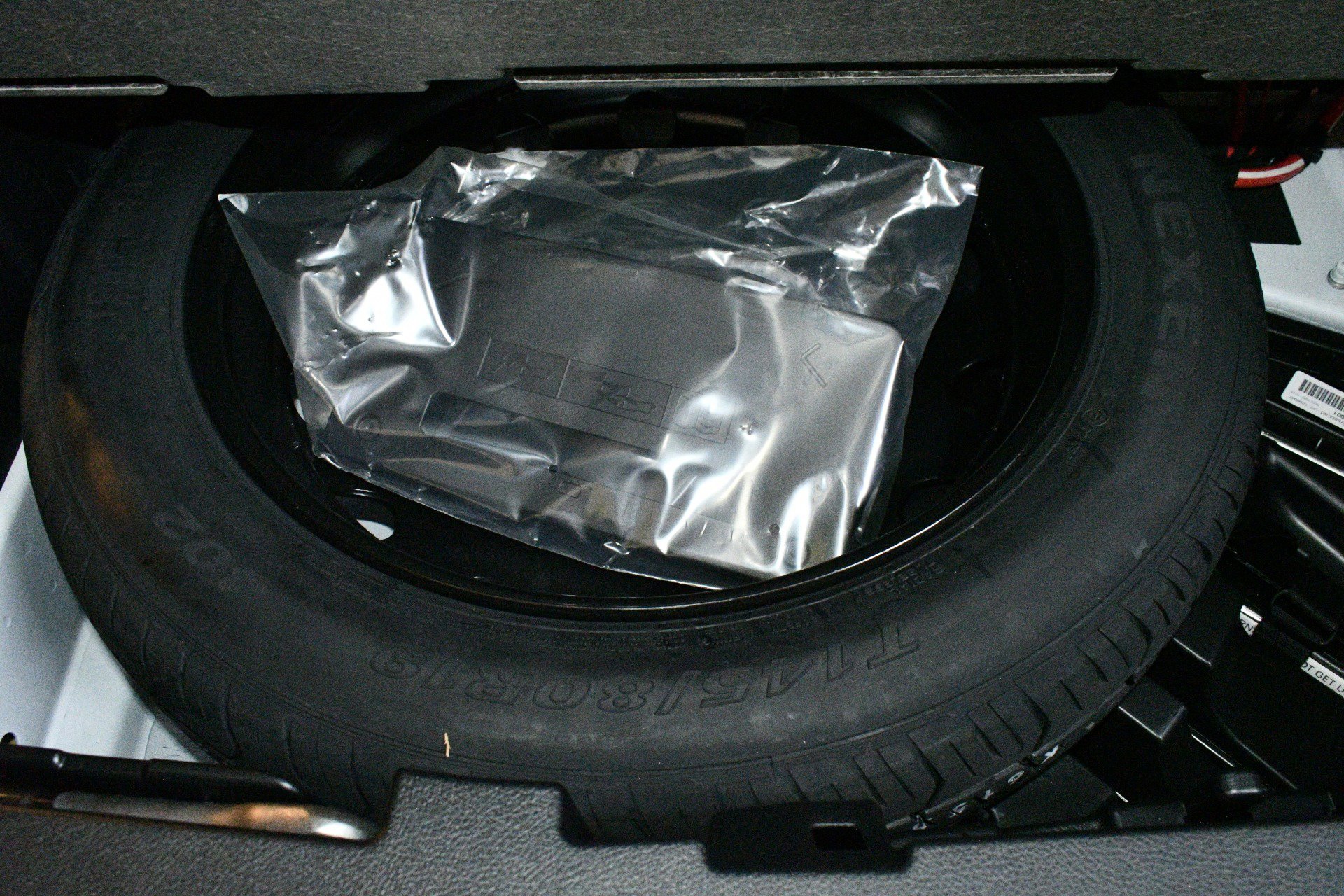 Used 2025 Mercedes-Benz GLC 300 4MATIC image 96