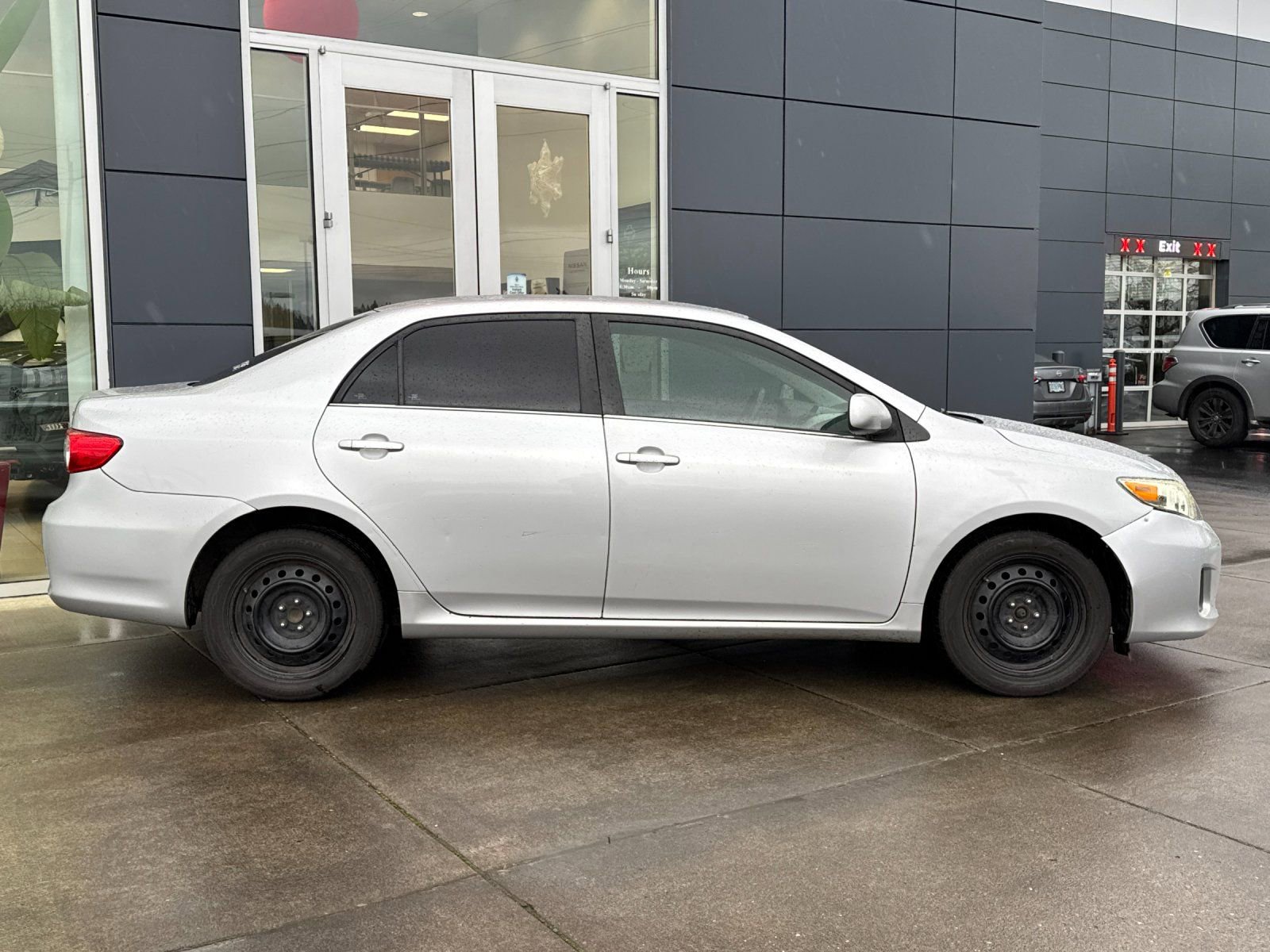 Used 2013 Toyota Corolla LE image 2