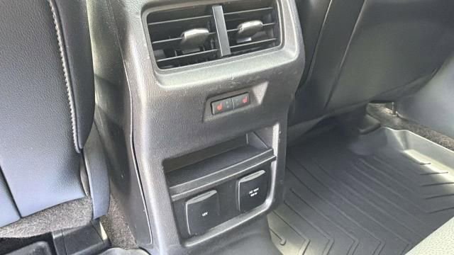 Used 2017 Ford Edge Titanium w/ Equipment Group 302A AWD/4WD image 29