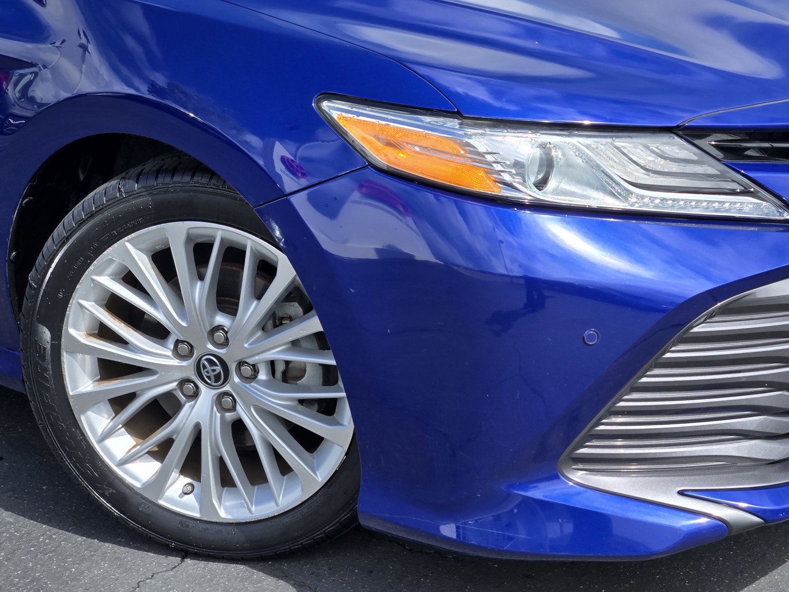 Used 2018 Toyota Camry XLE w/ Audio Package FWD image 9