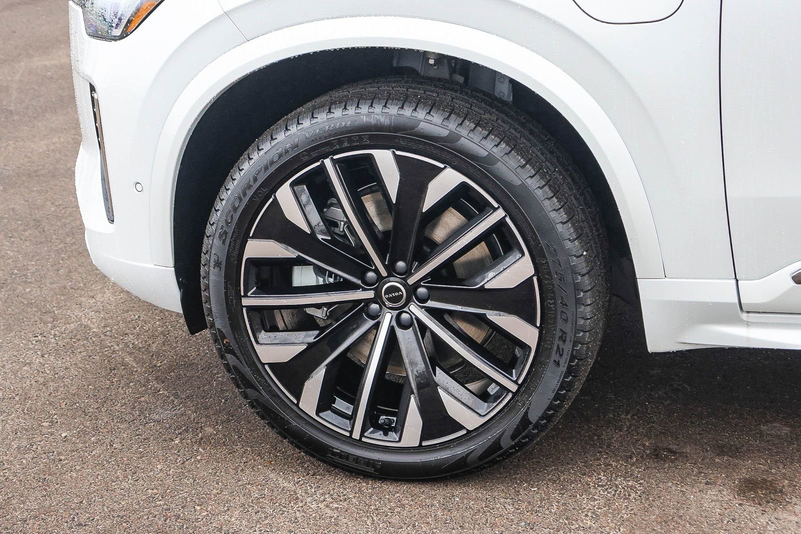 New 2026 Volvo XC90 T8 Ultra w/ Protection Package Premier AWD/4WD image 9