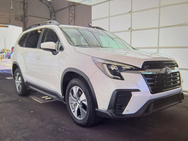 Used 2024 Subaru Ascent Premium w/ Convenience Package image 3