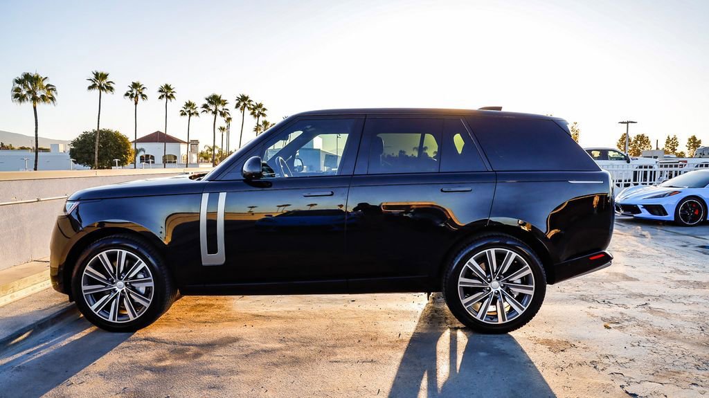 Used 2023 Land Rover Range Rover SE image 14