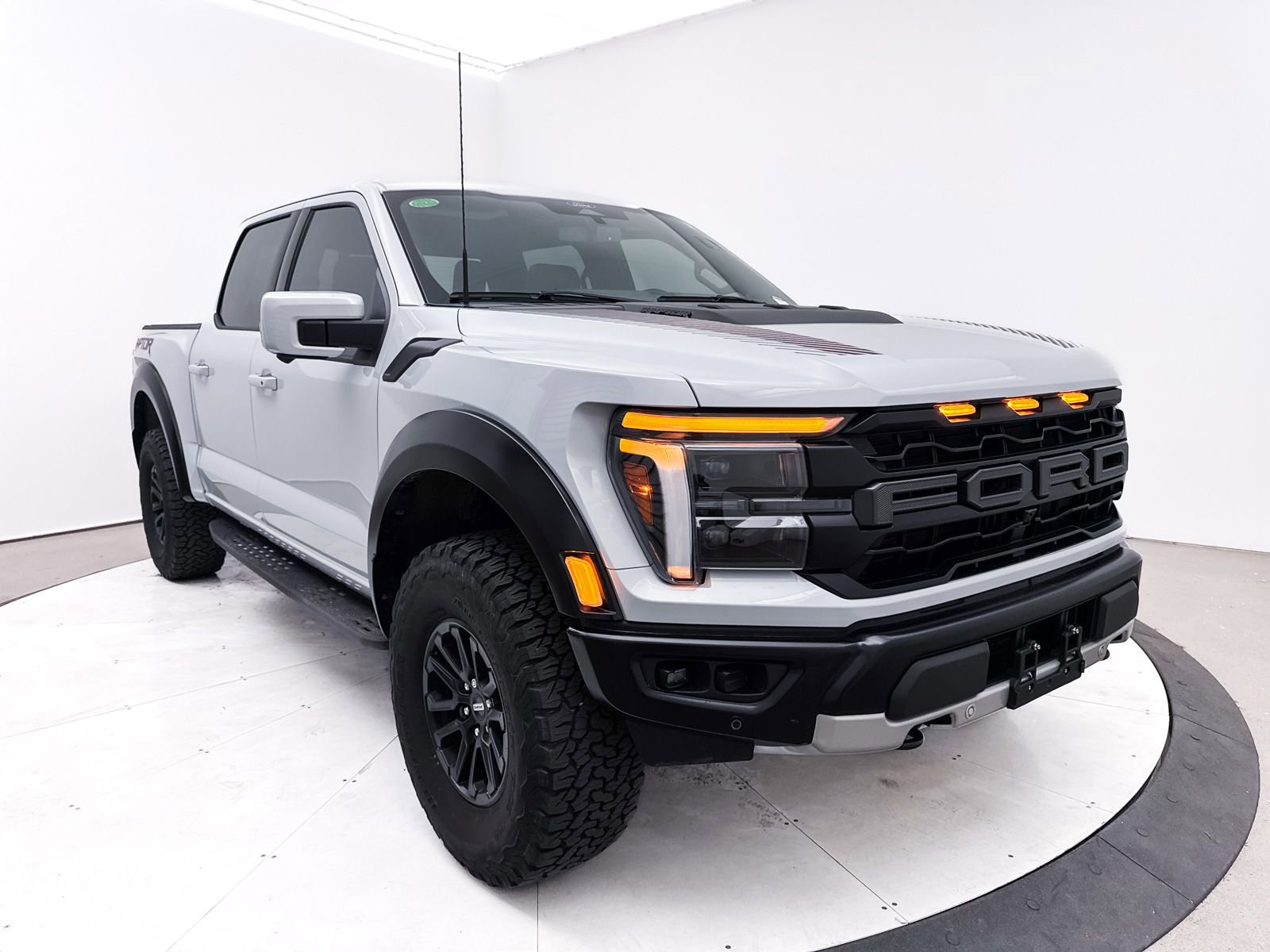 Used 2025 Ford F150 Raptor image 11