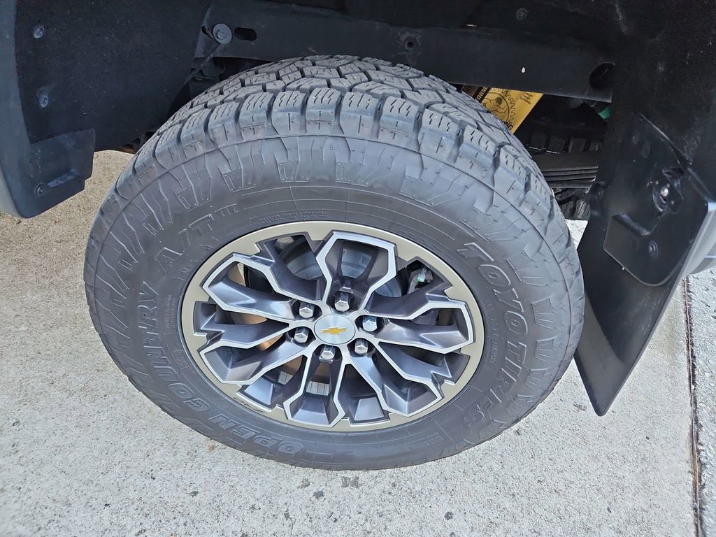 Used 2021 Chevrolet Colorado ZR2 w/ ZR2 Dusk Special Edition image 30