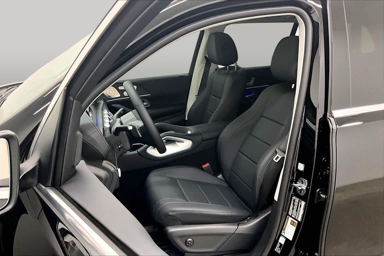 New 2026 Mercedes-Benz GLS 450 4MATIC image 9