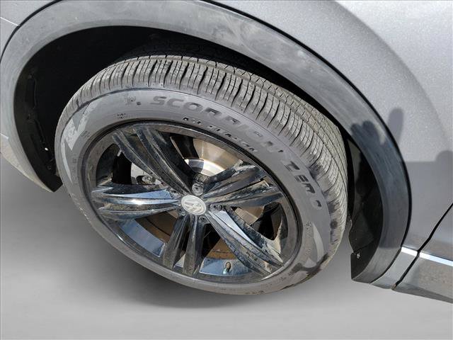 Used 2019 Volkswagen Tiguan SEL Premium R-Line FWD image 9