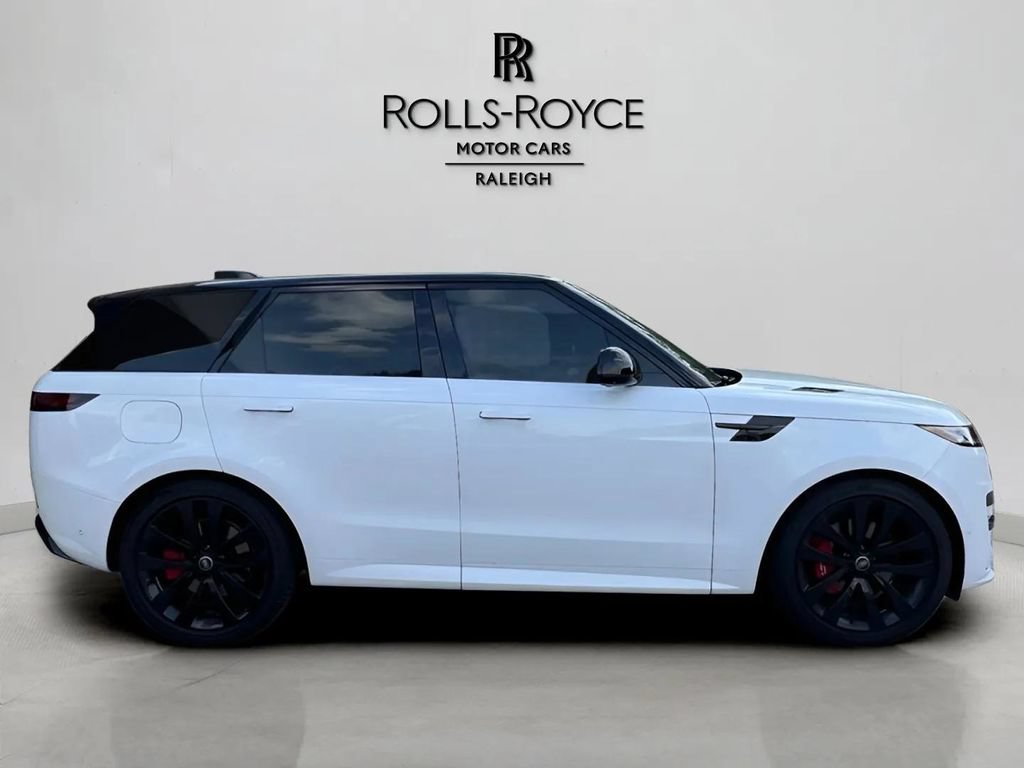 Used 2025 Land Rover Range Rover Sport Dynamic SE AWD/4WD image 4