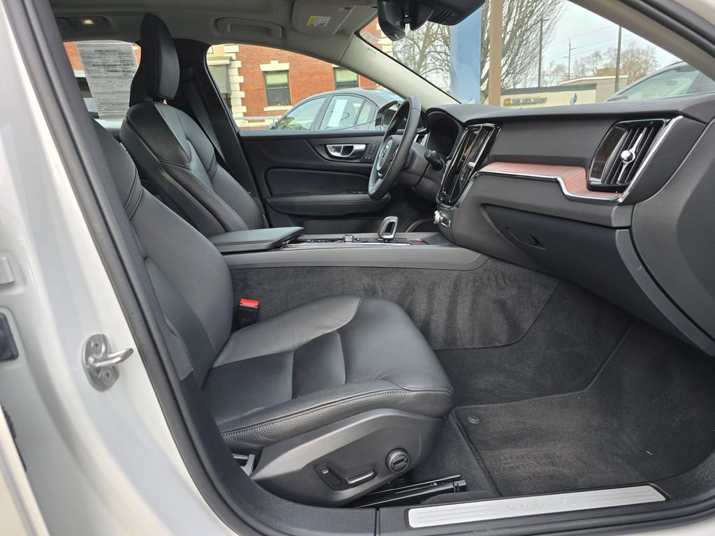 Certified 2024 Volvo S60 B5 Plus FWD image 10