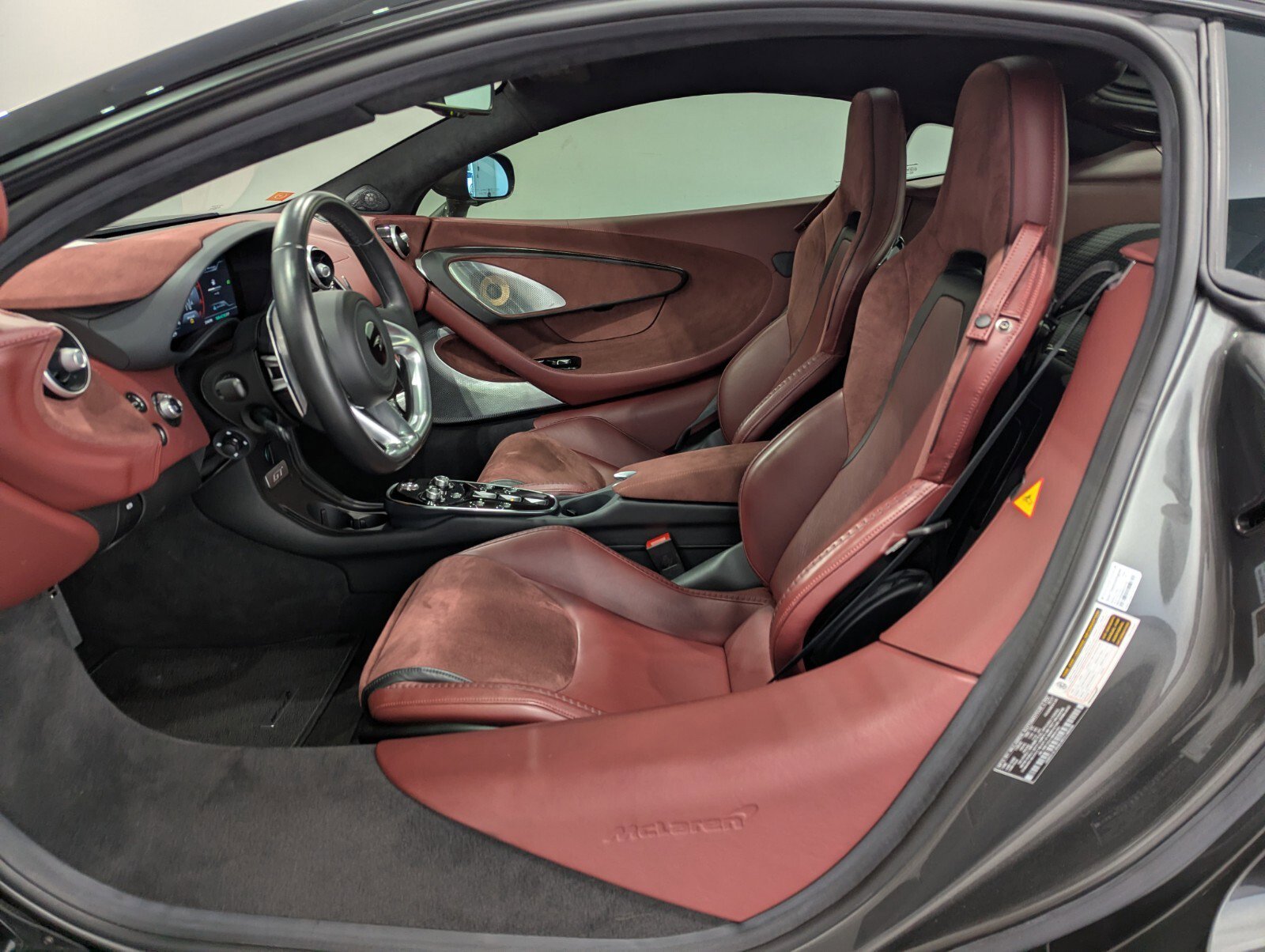 Used 2022 McLaren GT image 6