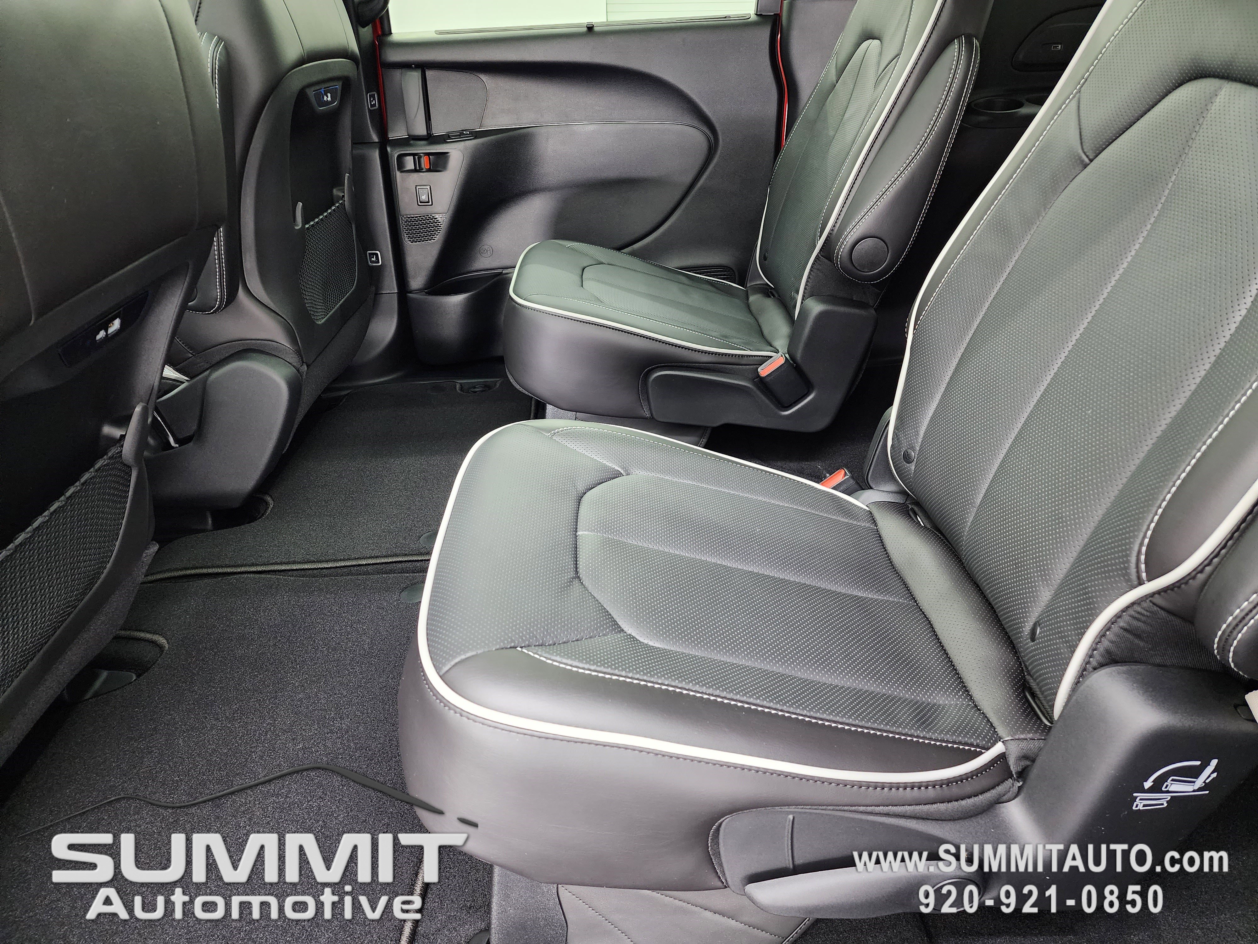 New 2026 Chrysler Pacifica Limited w/ S Appearance Package image 39