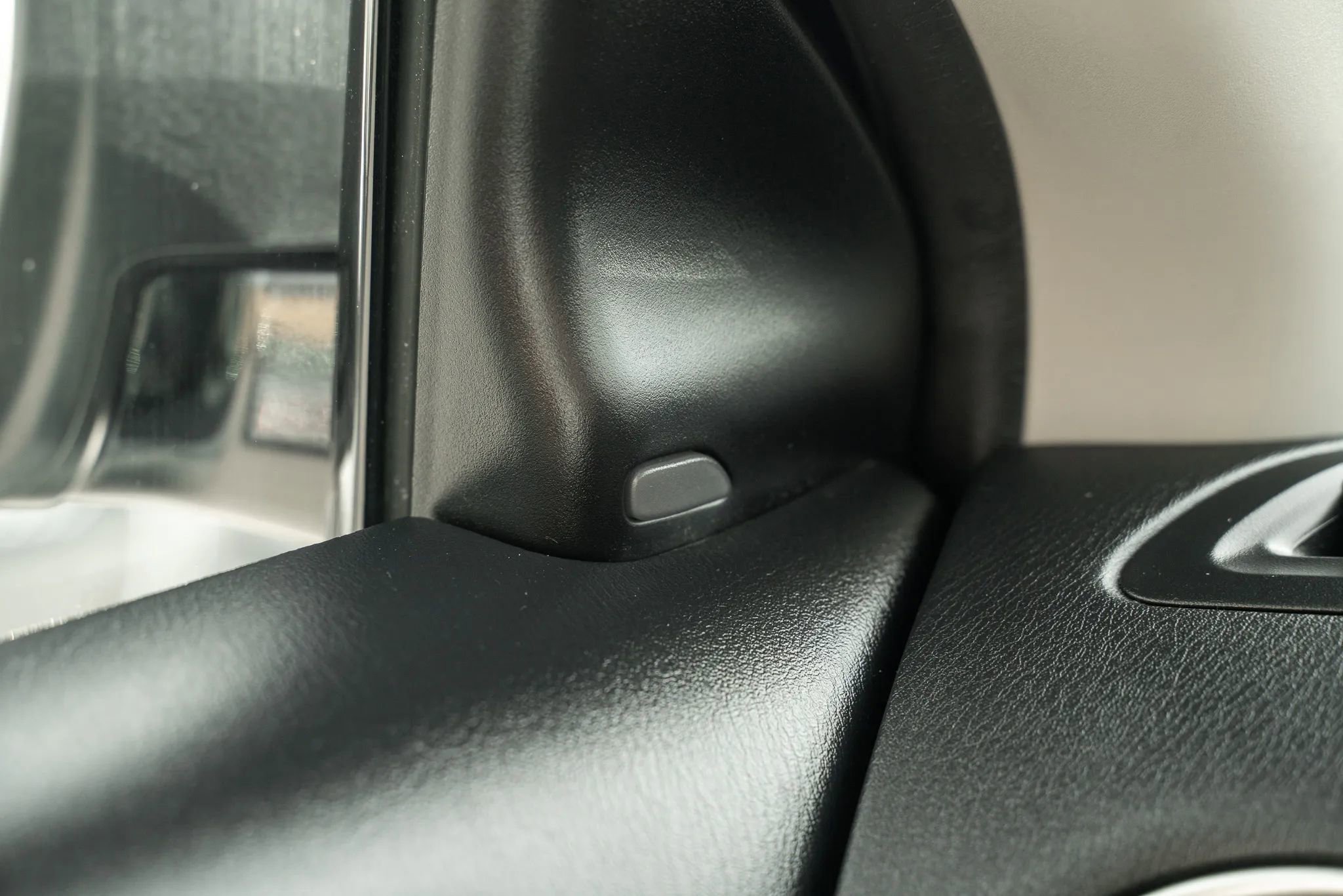 Used 2019 Nissan Pathfinder SV image 18