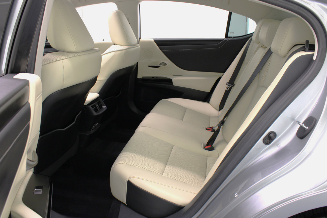 Used 2022 Lexus ES 350 w/ Premium Package image 37