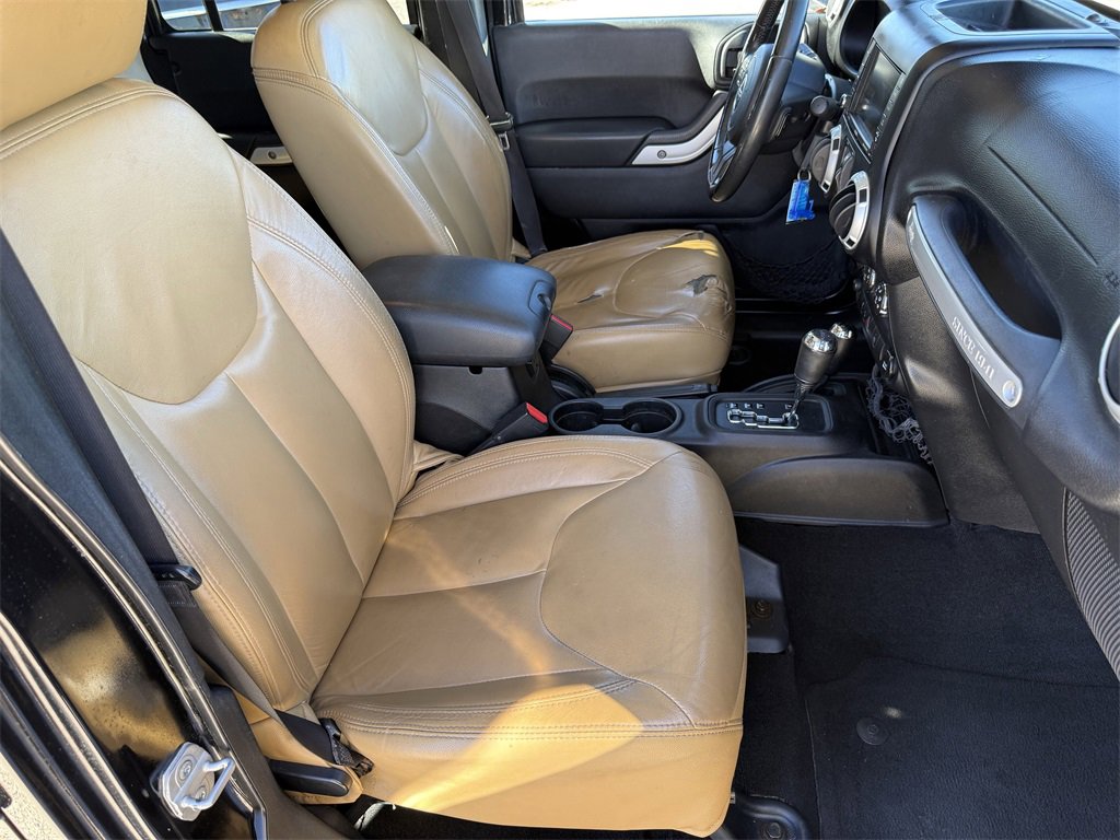 Used 2014 Jeep Wrangler Unlimited Sahara w/ Dual Top Group image 31