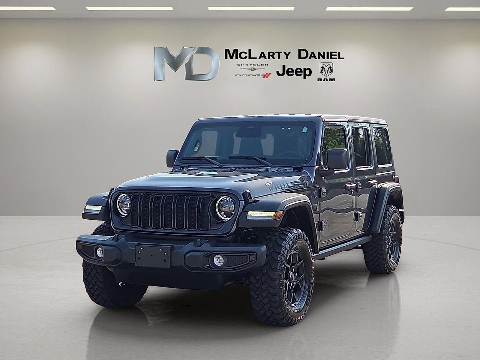Used 2025 Jeep Wrangler Unlimited Sport AWD/4WD image 2