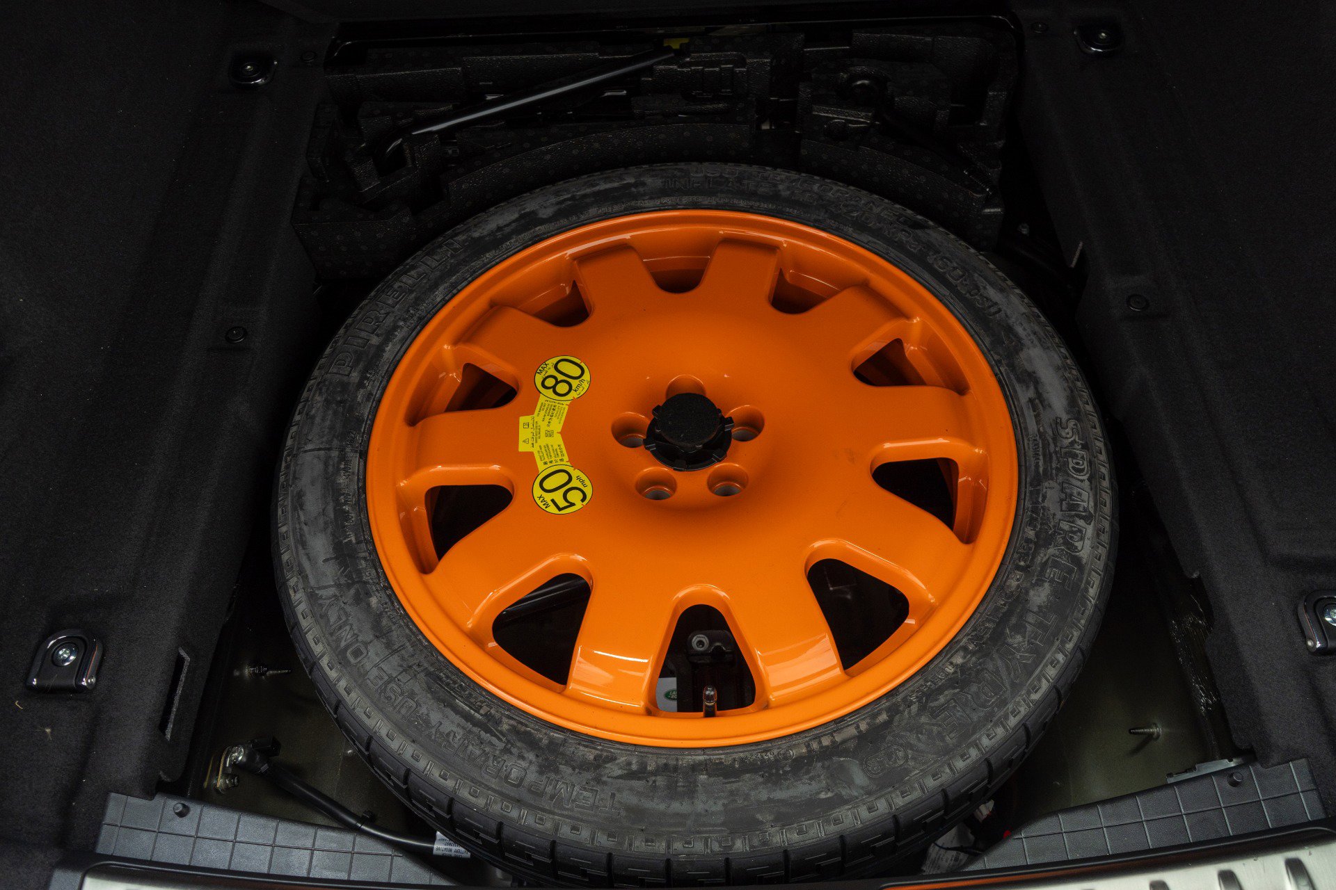 Used 2023 Jaguar F-PACE SVR image 36